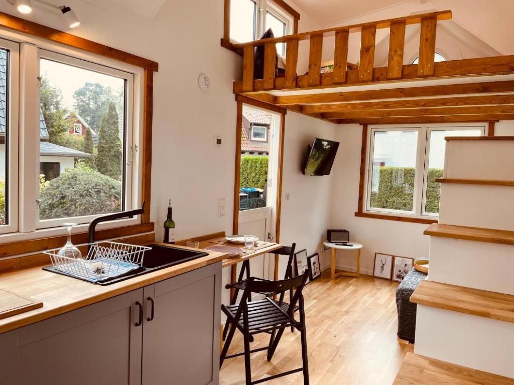 Tiny House Fleesensee Mit Eigenem Garten Und Nur Wenige Meter Vom Seeufer Gohren-Lebbin Bagian luar foto